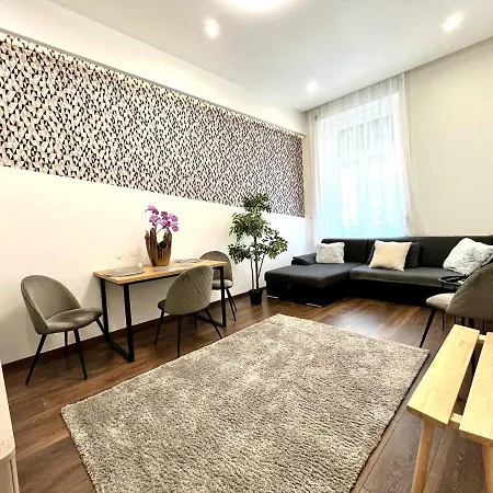 Wonderful Design Apartment In The City Centre Budapest Exterior photo